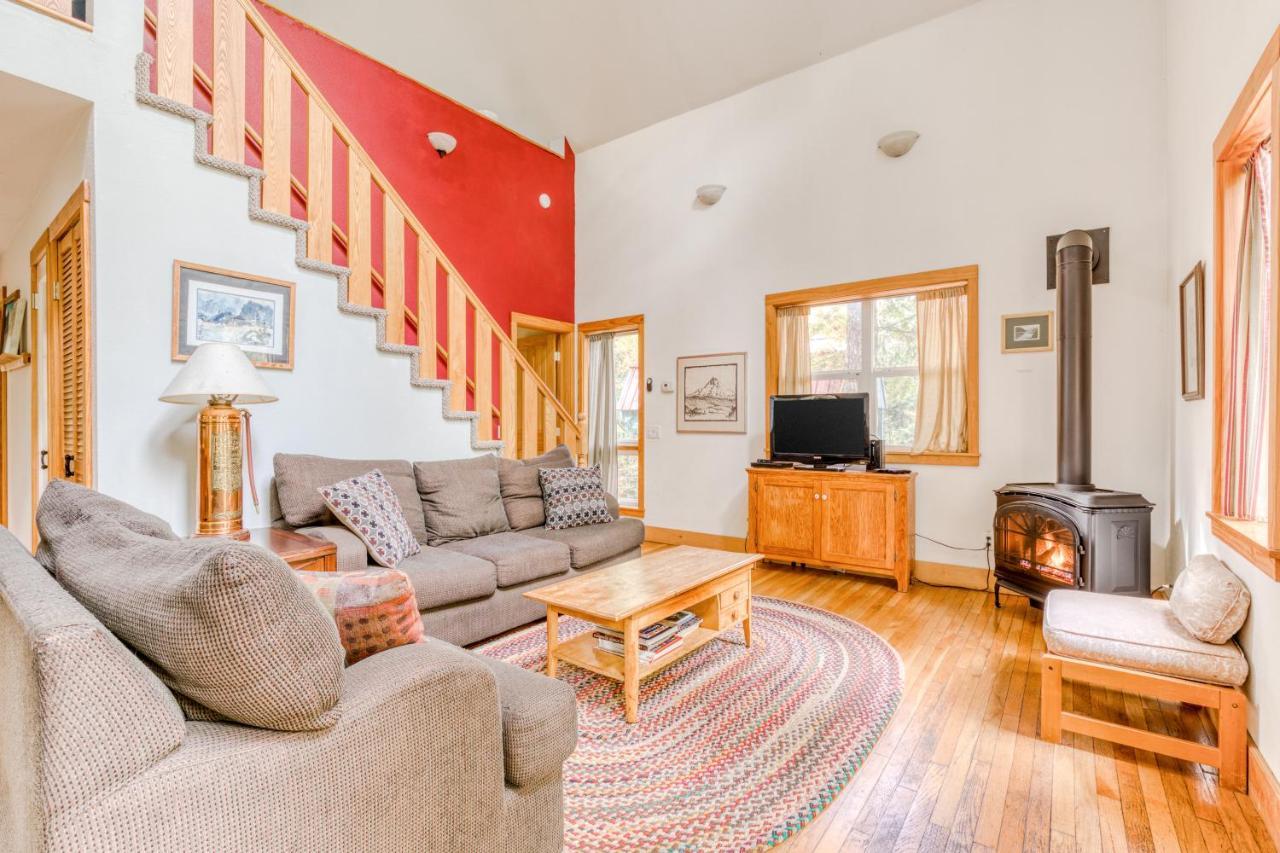Wildwood Cabin Welches Екстериор снимка