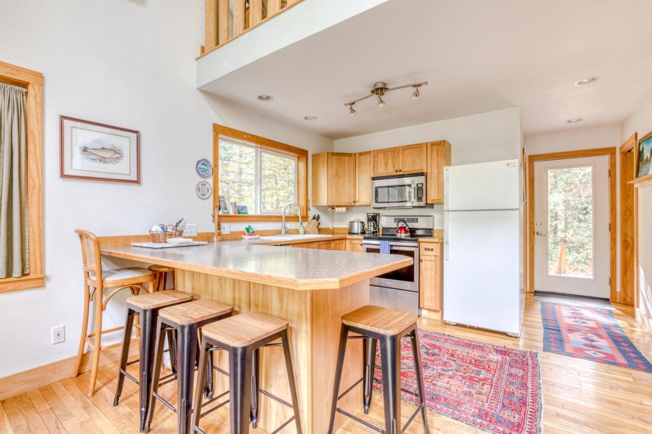 Wildwood Cabin Welches Екстериор снимка