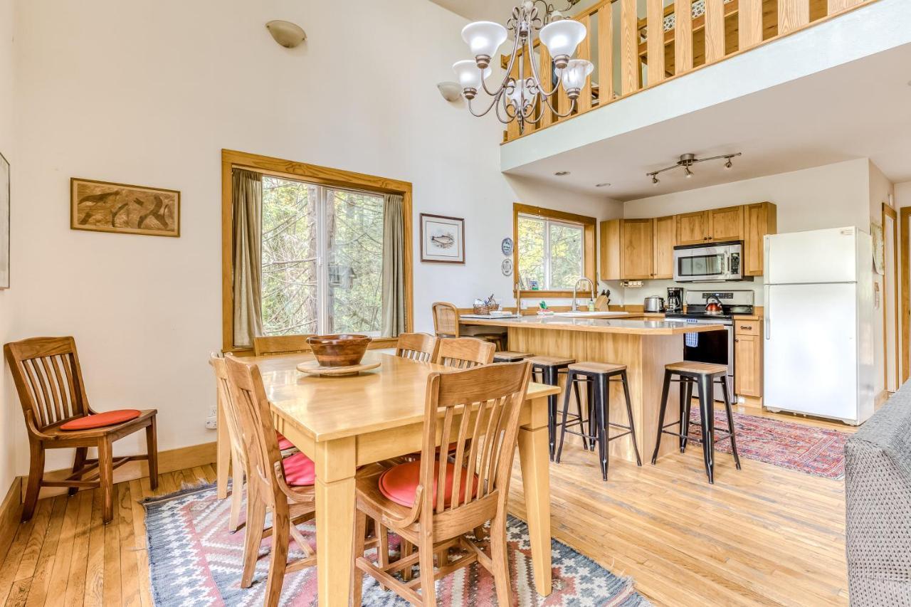 Wildwood Cabin Welches Екстериор снимка